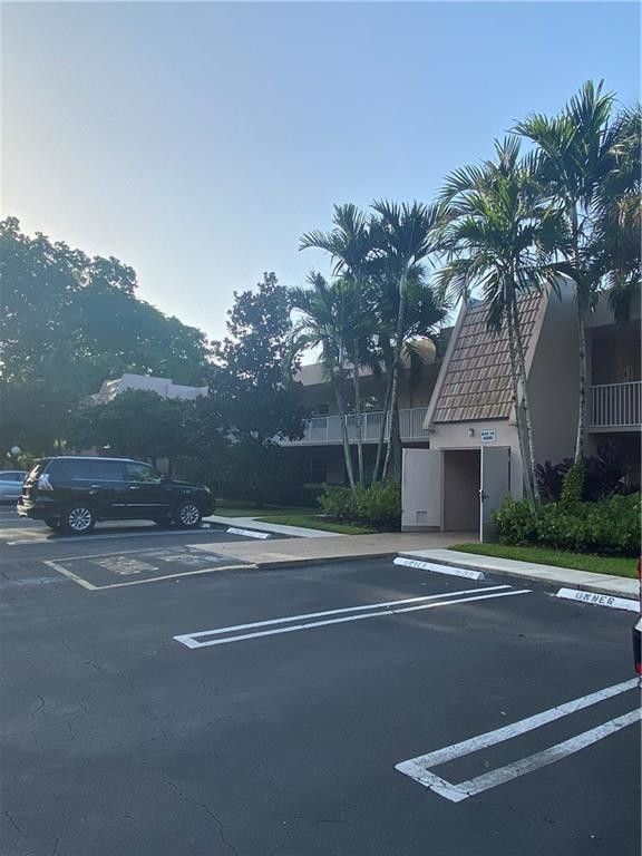 4280 Oaks Ter APT 101, photo 2