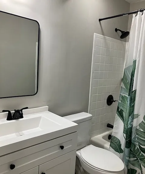 Lower level full bath