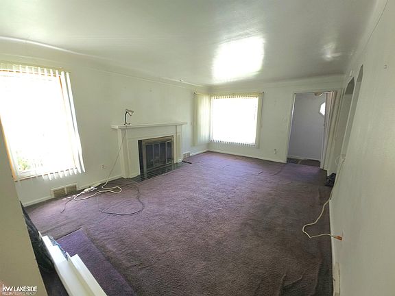 5th image of 20731 Orangelawn St