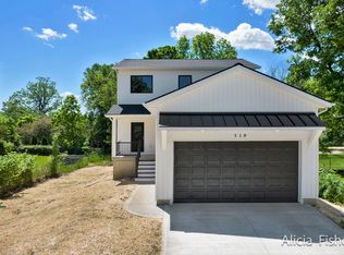 510 Kent St SE, Lowell, MI 49331