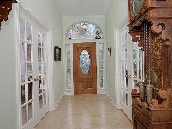 4th image of 2626 Blue Lake Dr