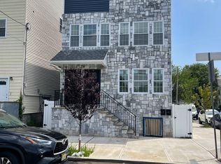 716 S 10th St #1, Newark, NJ 07108