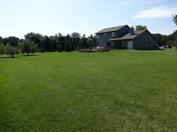 Huge yard!