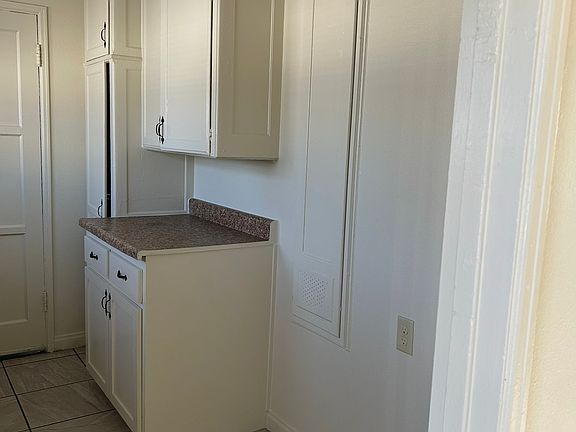4th image of 121 N Fern Ave #11