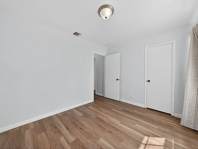4659 Wetz Dr — Photo 23