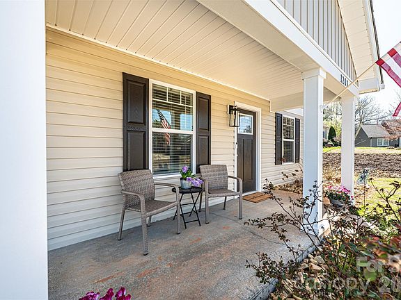 5th image of 1203 Hillsboro Ct