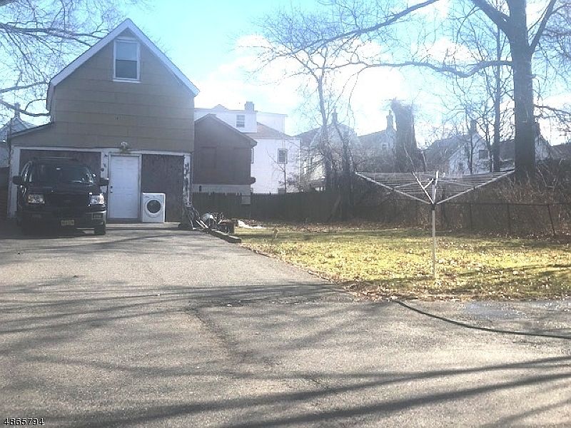 2nd image of 150 Orange Ave