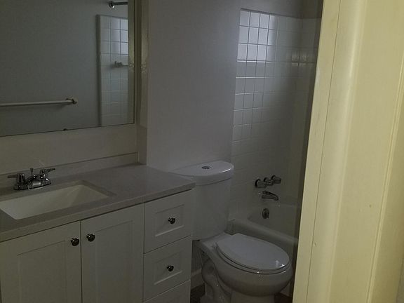 5th image of 2822 Northwood Ave