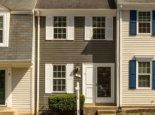 19 Dorrell Ct, Sterling, VA 20165