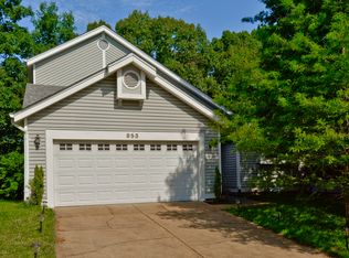 853 Ginger Wood Ct, Ballwin, MO