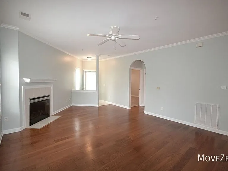 210 Fullford Ln #102 — Photo 2