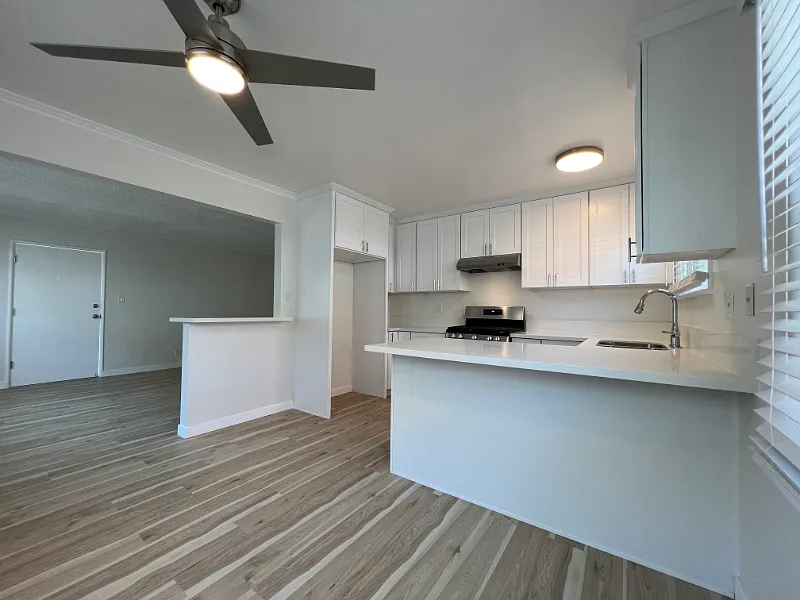 4710 Vantage Ave #4