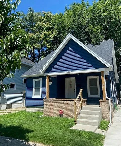 231 Stewart St SW — Photo 1