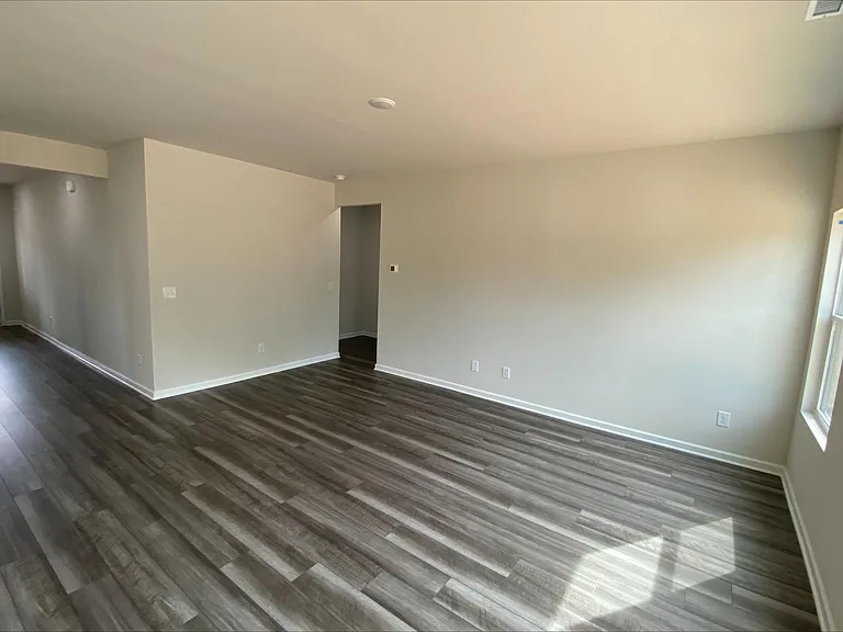 845 Avonmore Dr — Photo 11