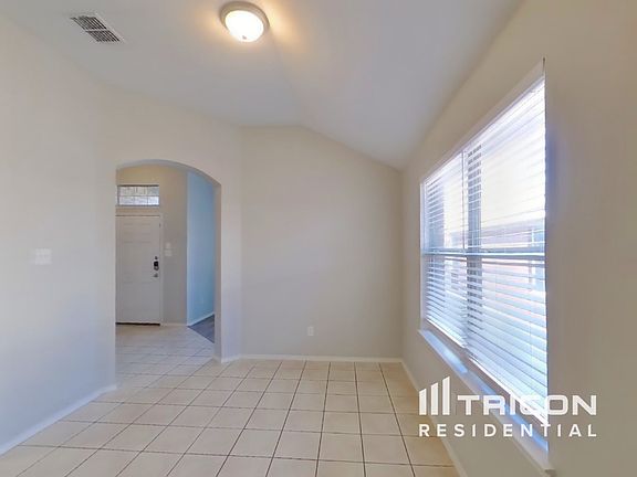 4th image of 2544 Taos Dr