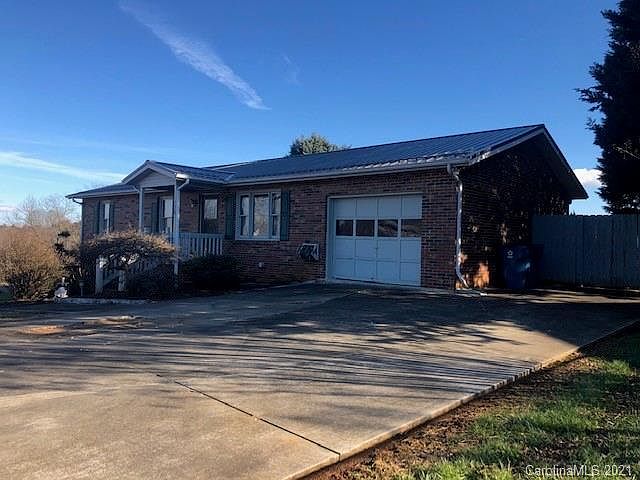 1st image of 138 Dogwood Acres Ln