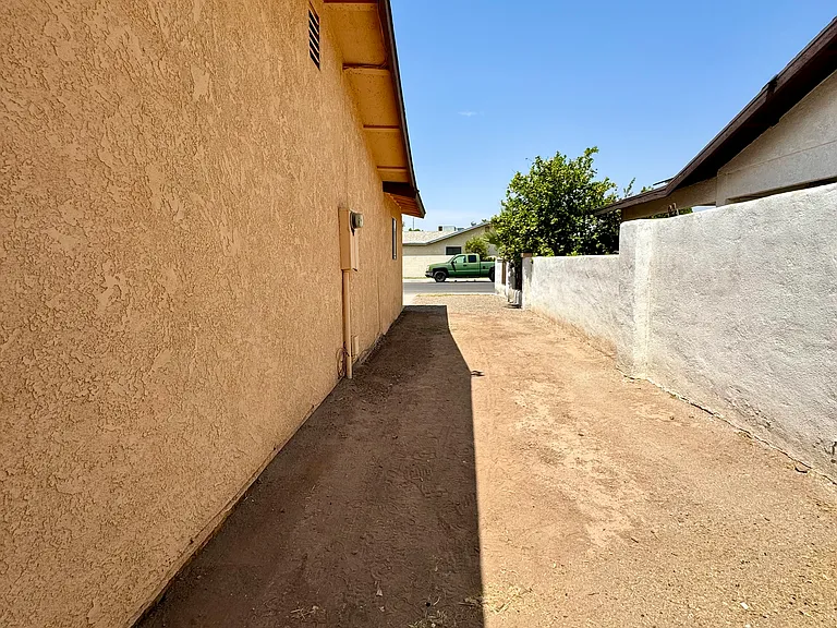 2153 S 29th Ave — Photo 17