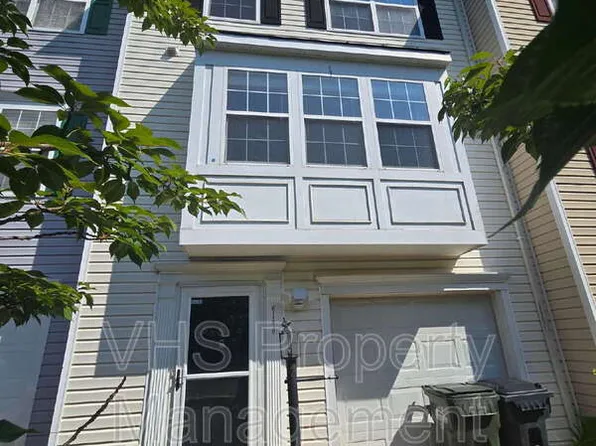 6186 Library Ln, Bealeton, VA 22712