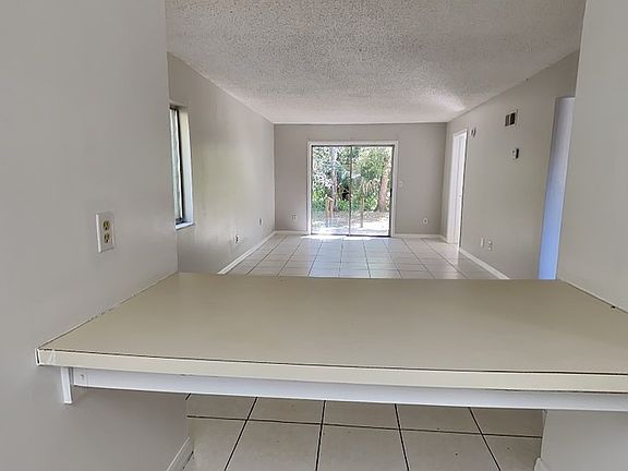 5th image of 2549 S Oak Ave APT A