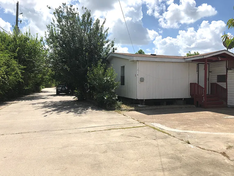 9450 Fairbanks N Houston Rd #B — Photo 14