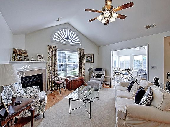 5th image of 378 Villa View Poin #378