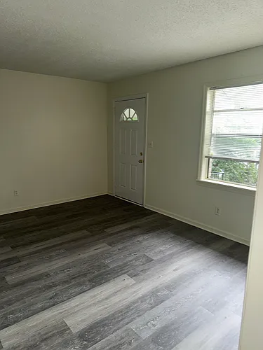 1940 Dunlap Ave #3 Photo 1