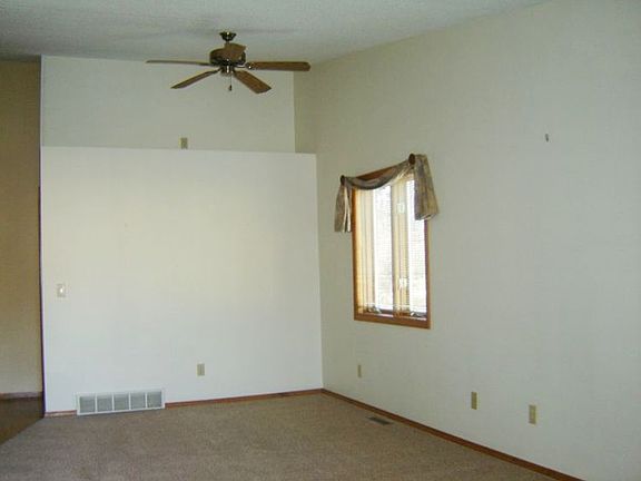 The moment you walk through the front door you will immediately realize the great condition of this condo.  The fresh new carpet adds to the appeal of this living room and with neutral colors throughout.br /The rooms are light and bright with skylights in several rooms.