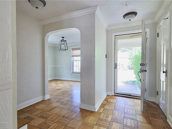 5th image of 633 Crystal Dr