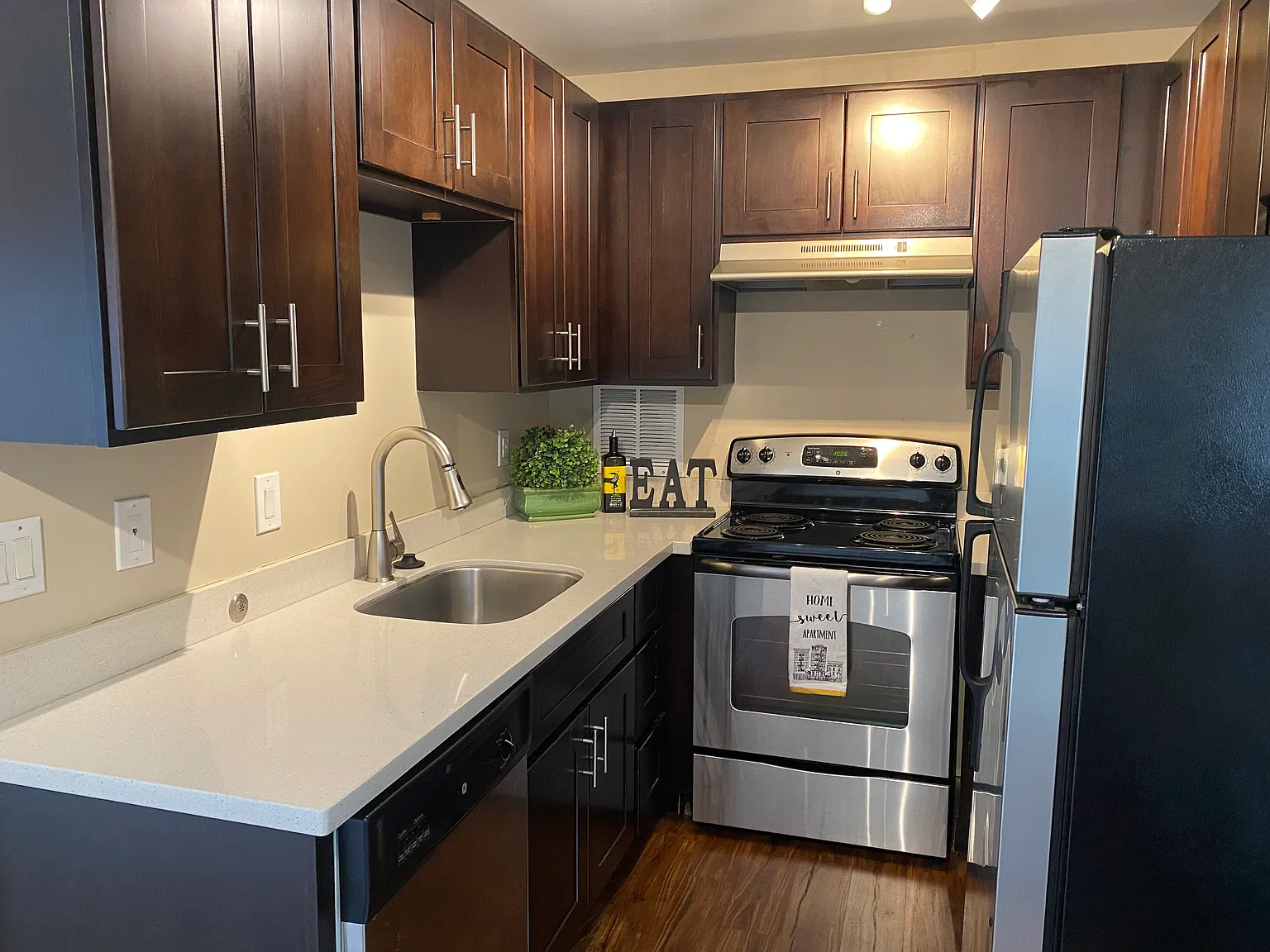 1 bed, 680 sqft, $1,895 — Photo 2