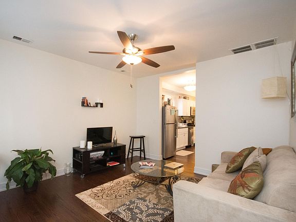 5th image of 2254 N Janssen Ave #2W