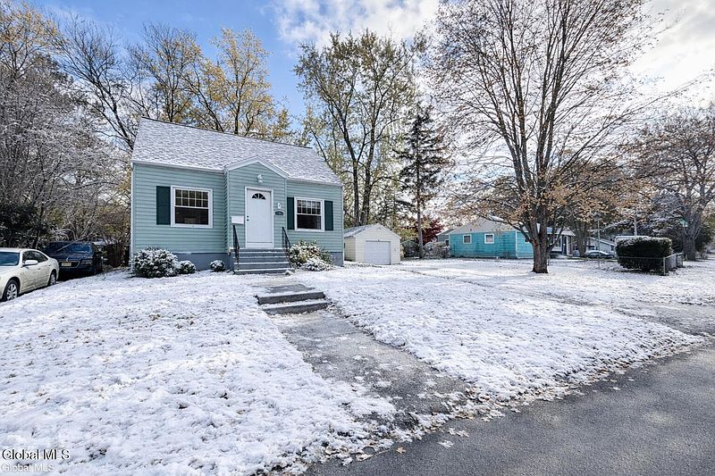 3rd image of 150 Gifford Road
