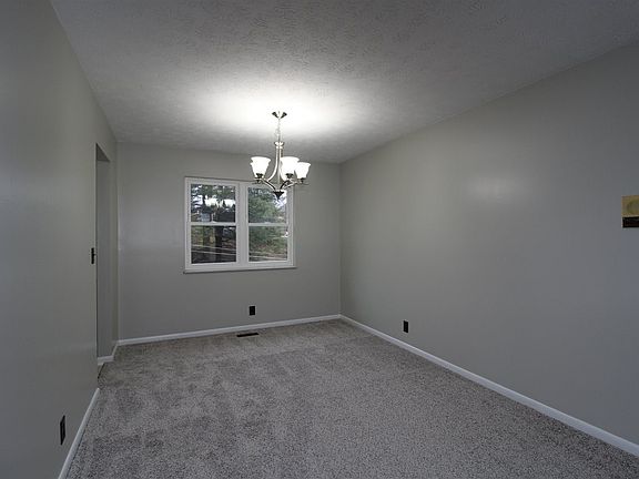 5th image of 109 Westwood Ln
