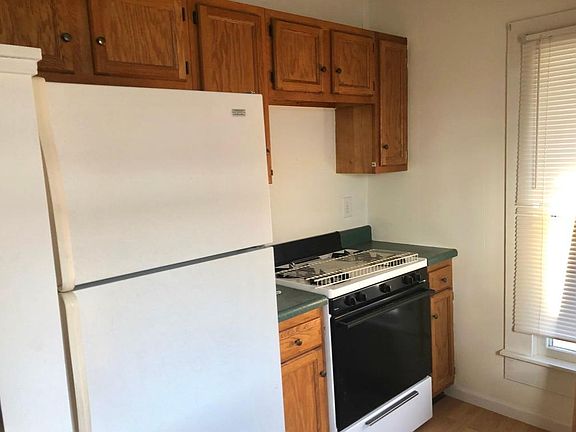 5th image of 305 E Boulevard St