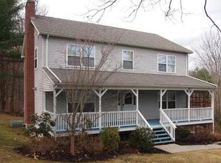 7 Pierce St, Pepperell, MA 01463