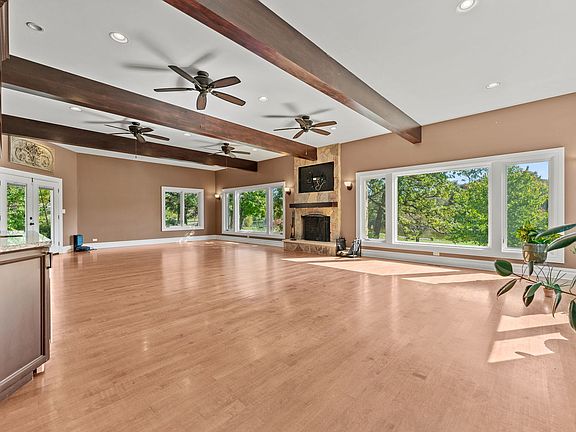 5th image of 29 Acorn Dr
