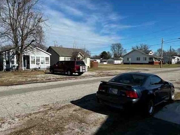 Exterior Neighborhood (street photo)