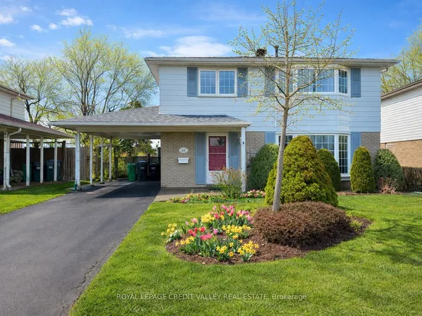 43 Benton St, Brampton, ON L6W 3B8