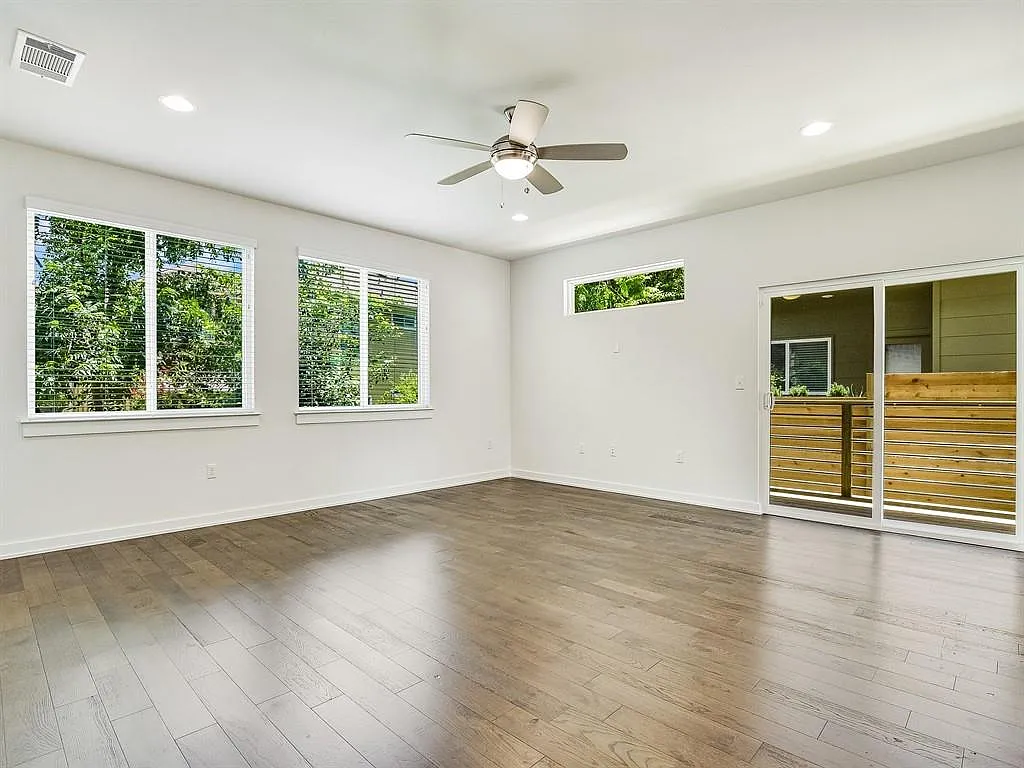 2 bed, 2.5 bath, 1533 sqft, $2,300 — Photo 4