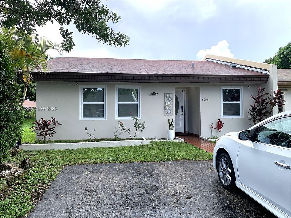 1st image of 4904 SW 139th Ct