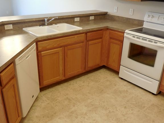 4th image of 8408 S Tularosa Ct