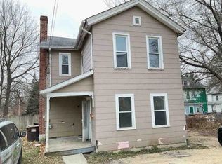 401 E Wyandotte St, Freeport, IL 61032