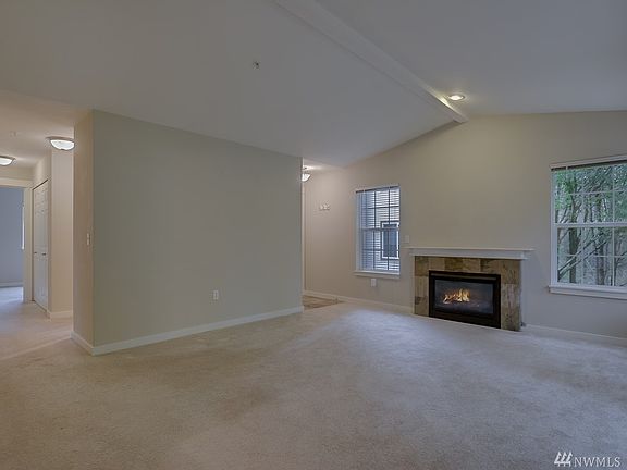 4th image of 25025 SE Klahanie Blvd APT F201