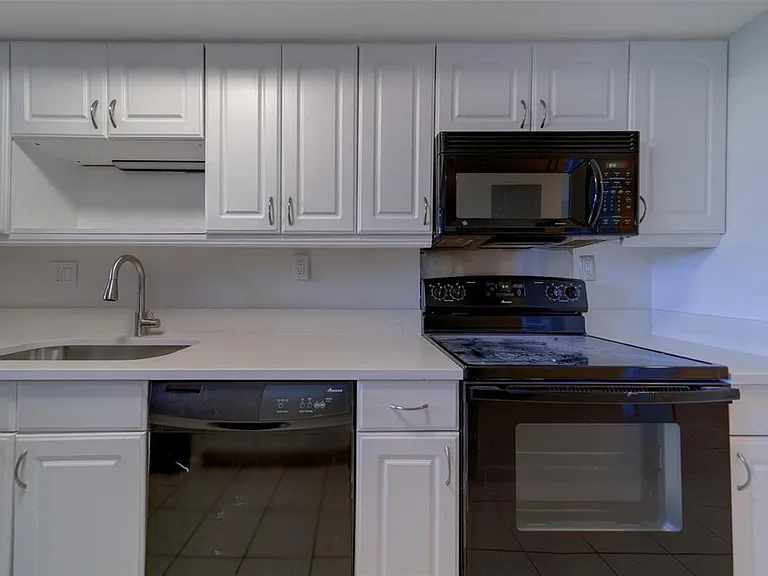 890 N Village Dr #103 — Photo 13