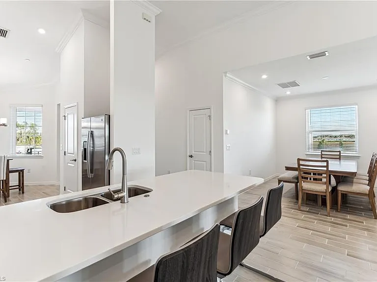 11801 Venetian Lagoon Dr — Photo 17