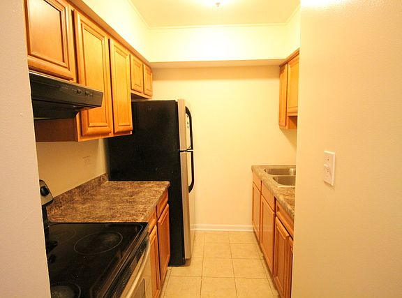 5th image of 938 North Blvd APT 206