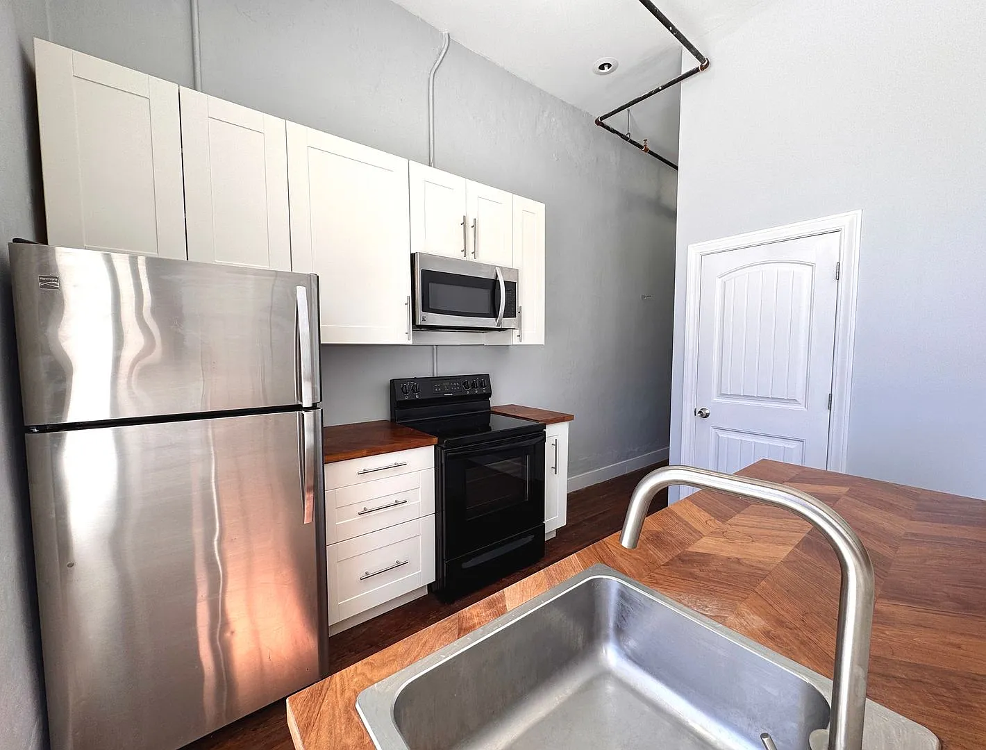 Upstairs Loft on Main Street in Batesville 2 Bed/ 1 Bath — Photo 4