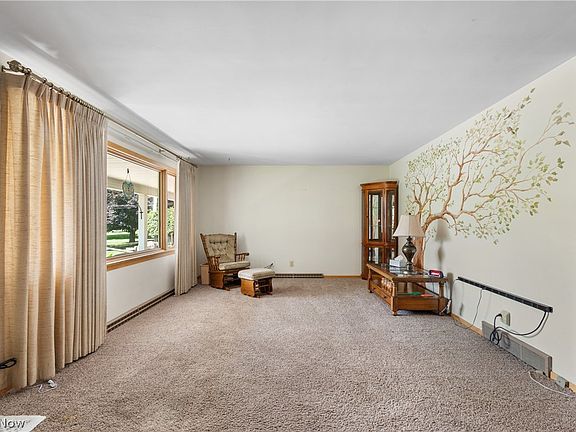 5th image of 22840 Buck Rd