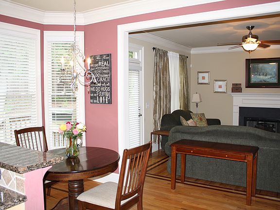 Breakfast open to Living