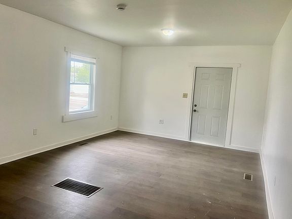 3rd image of 1503 Summer St