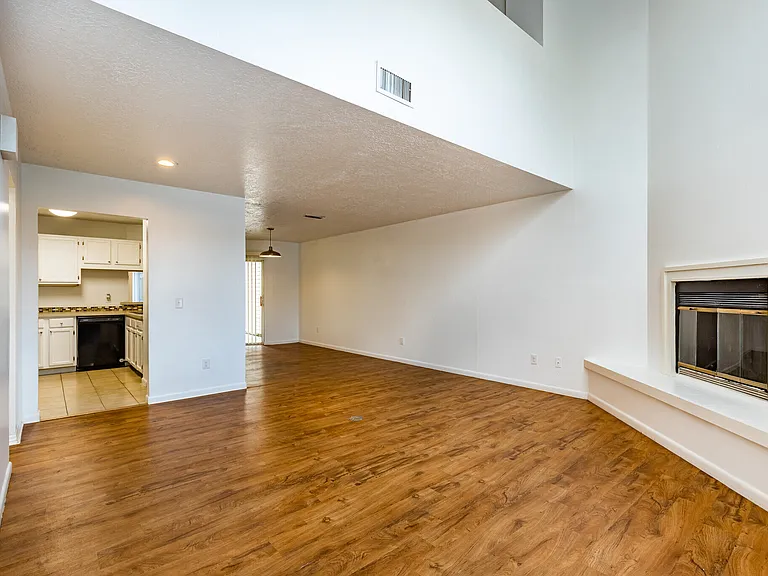 Timberland Apartments — Photo 17